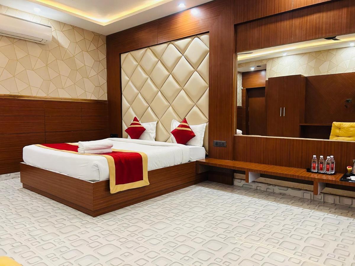 Royal Heritage Hotel & Resort Ayodhya Екстер'єр фото