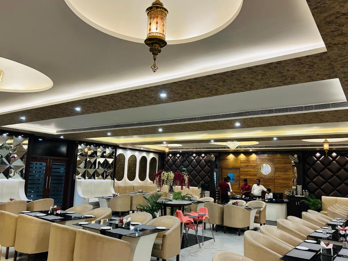 Royal Heritage Hotel & Resort Ayodhya Екстер'єр фото