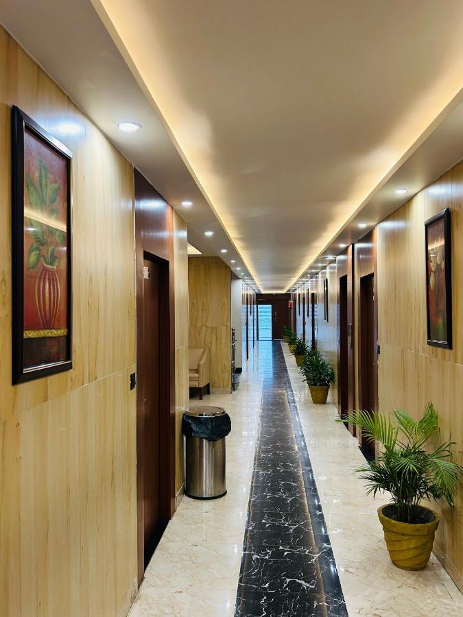 Royal Heritage Hotel & Resort Ayodhya Екстер'єр фото