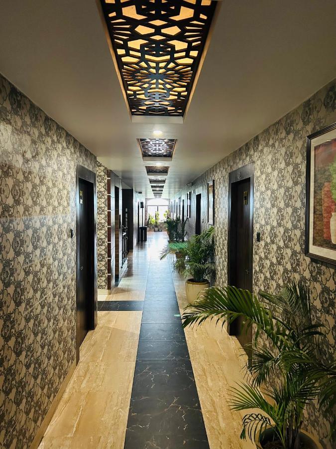 Royal Heritage Hotel & Resort Ayodhya Екстер'єр фото